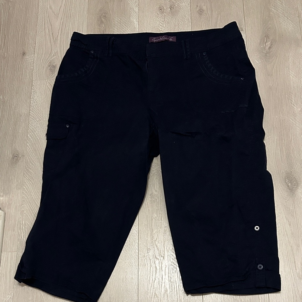 Gloria Vanderbilt Navy Cargo Capris